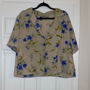 Woman’s Vintage Cropped Floral Shirt